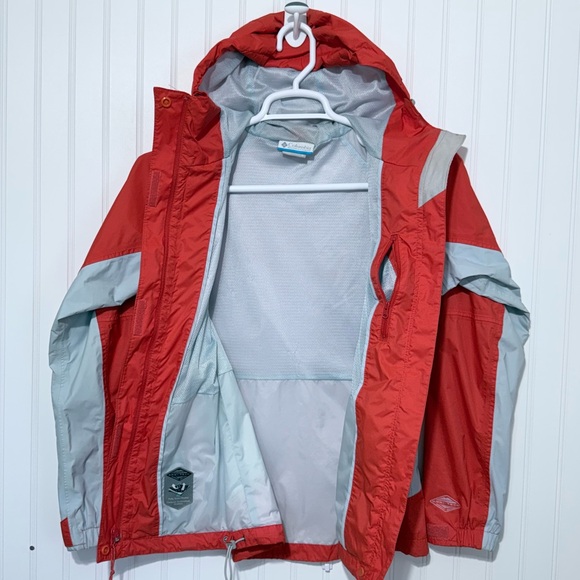 Columbia Women’s waterproof and breathable Red and Light Gray Raincoat Size S - Picture 15 of 15